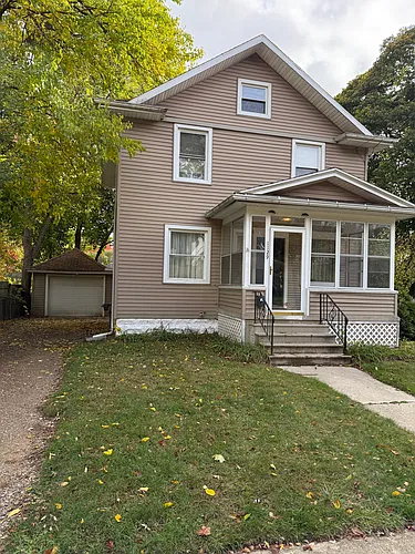 1129 4th St Photo 1