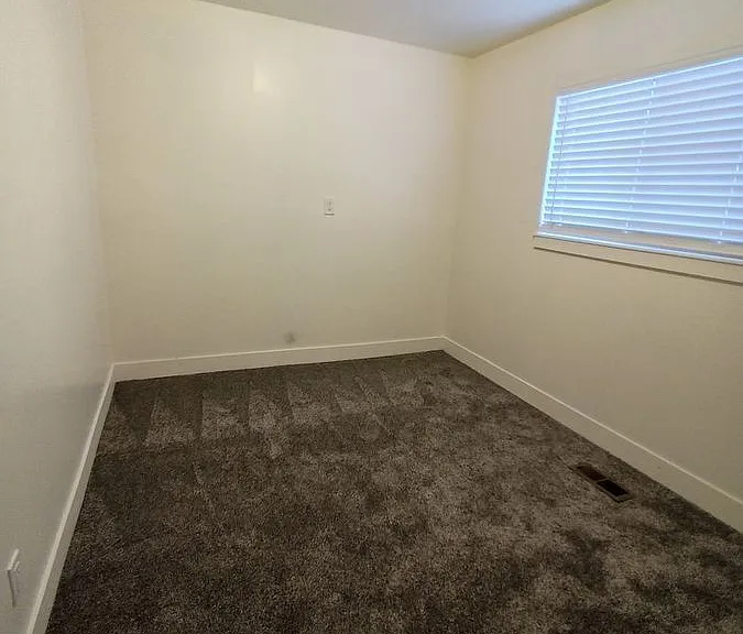 1129 W 650 North St — Photo 17