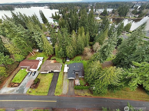 2nd image of 5530 195th Avenue E