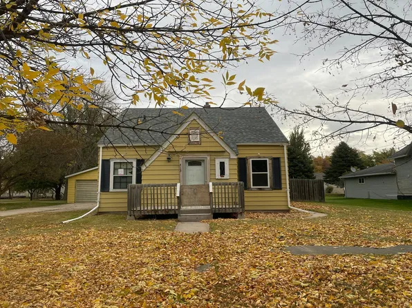 721 10th St, Hatton, ND 58240