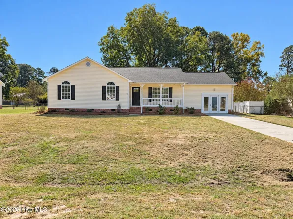 2605 Pine Knoll Drive, Kinston, NC 28504