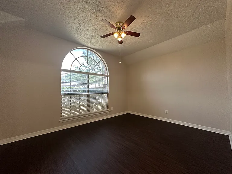 8399 Biscayne St — Photo 14