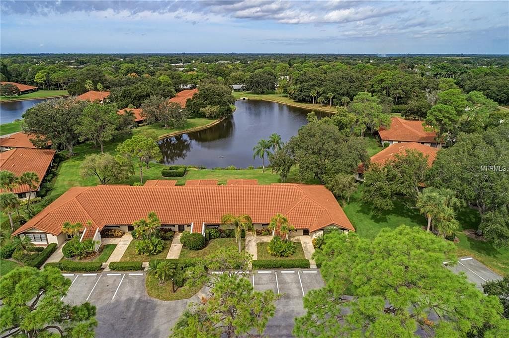 5635 Golf Pointe Dr APT 104, Sarasota, FL 34243 Zillow