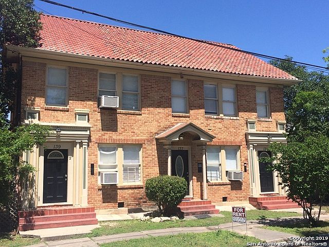 1st image of 137 W Carson St #2