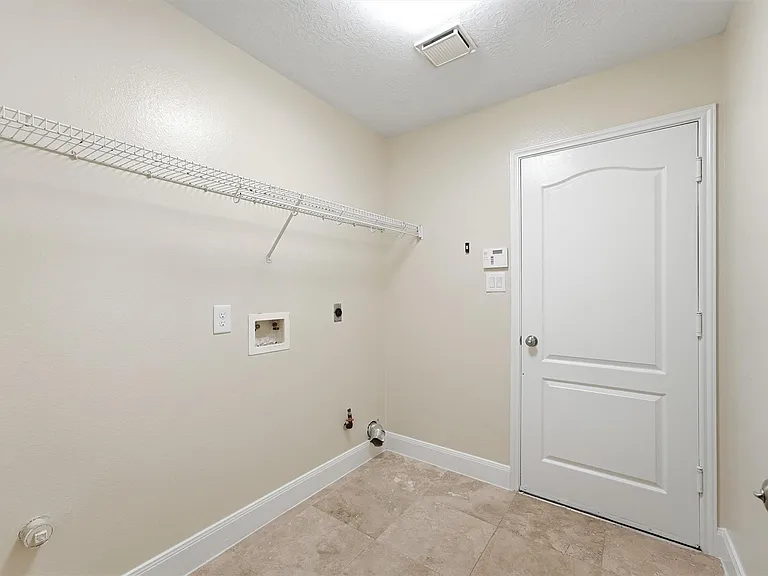 19307 Pinewood Bluff Ln — Photo 24