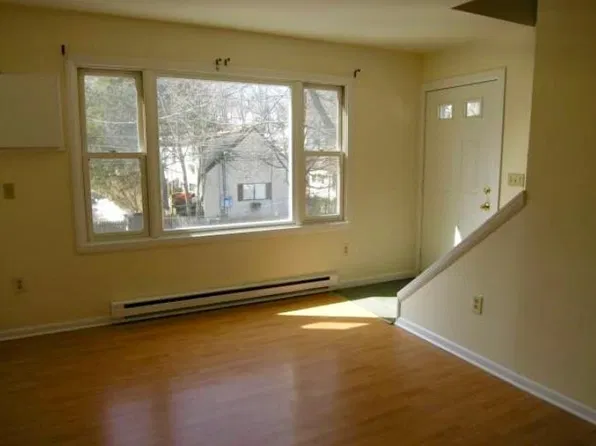 10 Linden Pl #1/2, Danbury, CT 06810