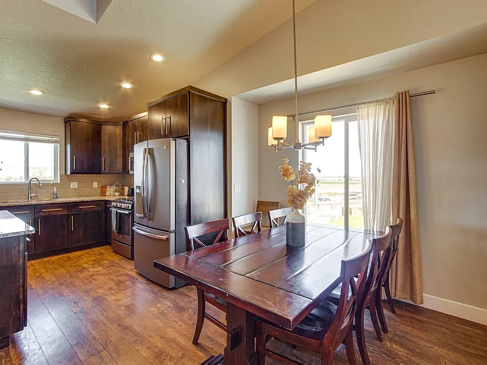 48 S Cimarron Cir