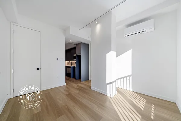 Rented by Carroll Development Leasing LLC | media 4
