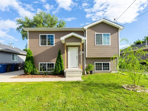 823 E Railroad Ave, Des Moines, IA 50309