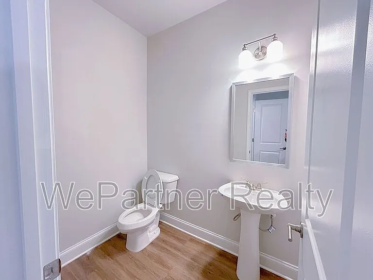 2614 Mills Commons Dr — Photo 5