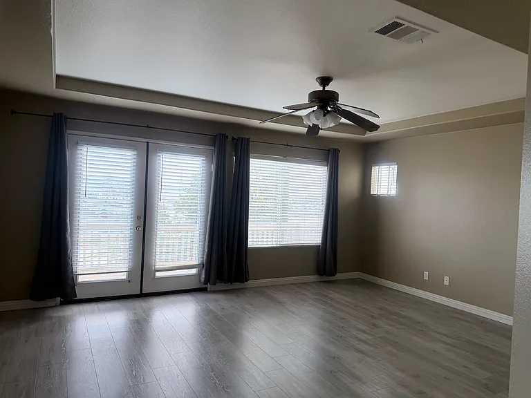 12199 Saxon Dr — Photo 7