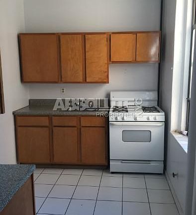 5th image of 4848 Broadway APT 4A