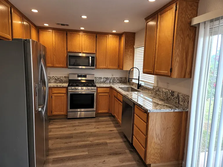 8121 Quartz Ln — Photo 4