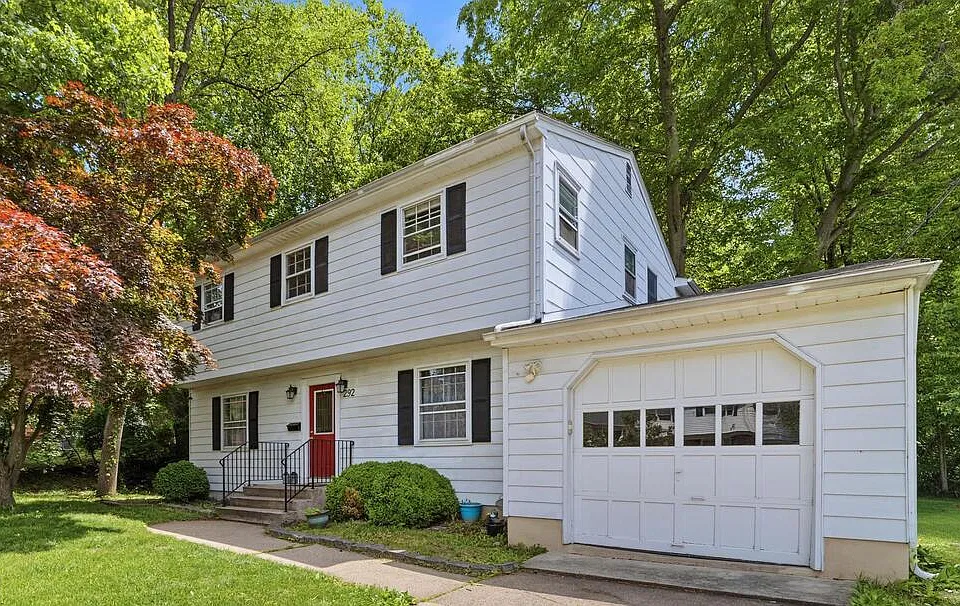 292 Glenn Ave