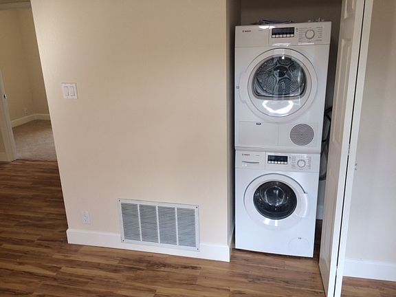 3rd image of 1941 Desert Cir APT 5