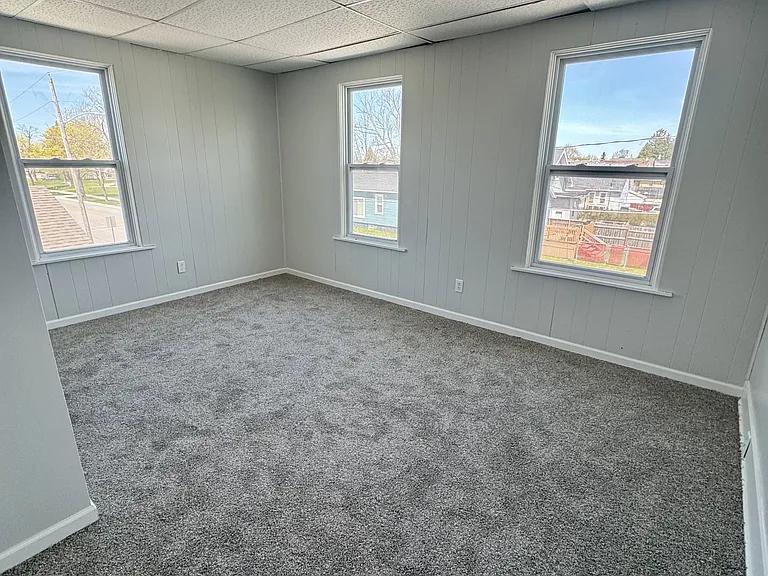 1215B Broadway Ave — Photo 7