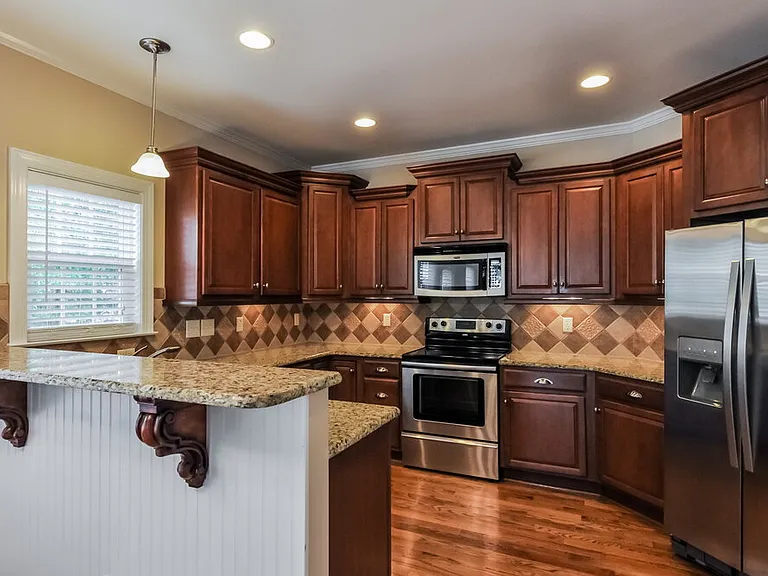 221 Worthington Ct — Photo 9