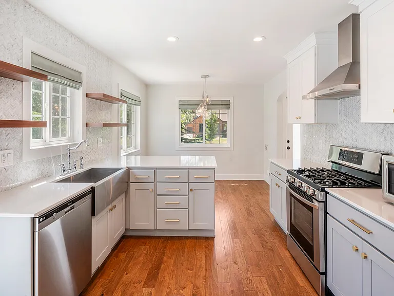 2545 S Filmore St E — Photo 11