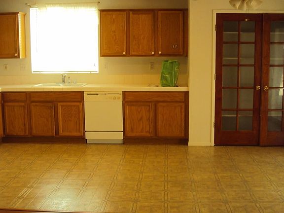 5th image of 3819 Montana St
