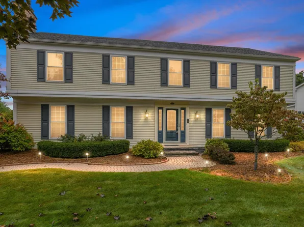 1420 E Horseshoe Bend Dr, Rochester, MI 48306