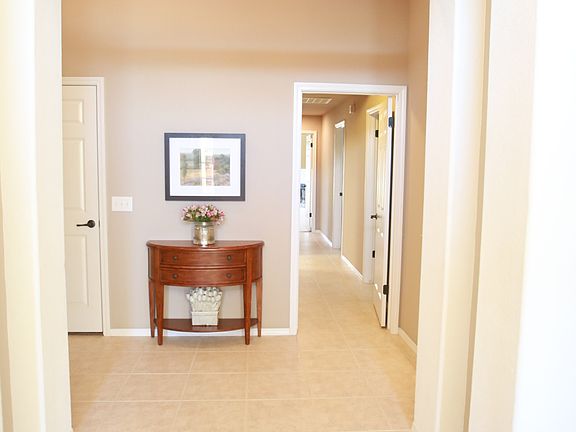 Entry with crown moulding