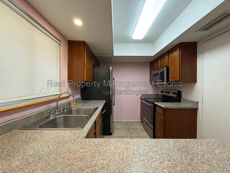 4709 N 26th Ln — Photo 7