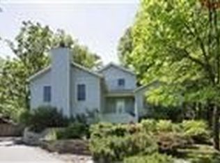 51 Orchard Ln, Saint Louis, MO
