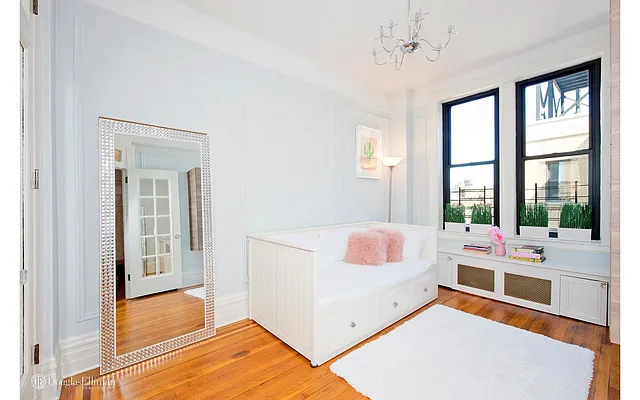 Sold by Douglas Elliman | media 7