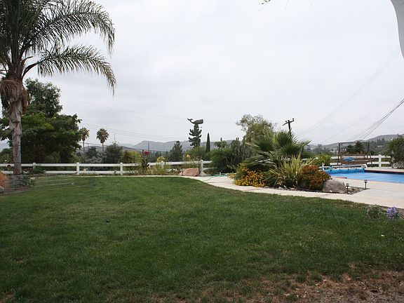3rd image of 3056 Darlington Dr