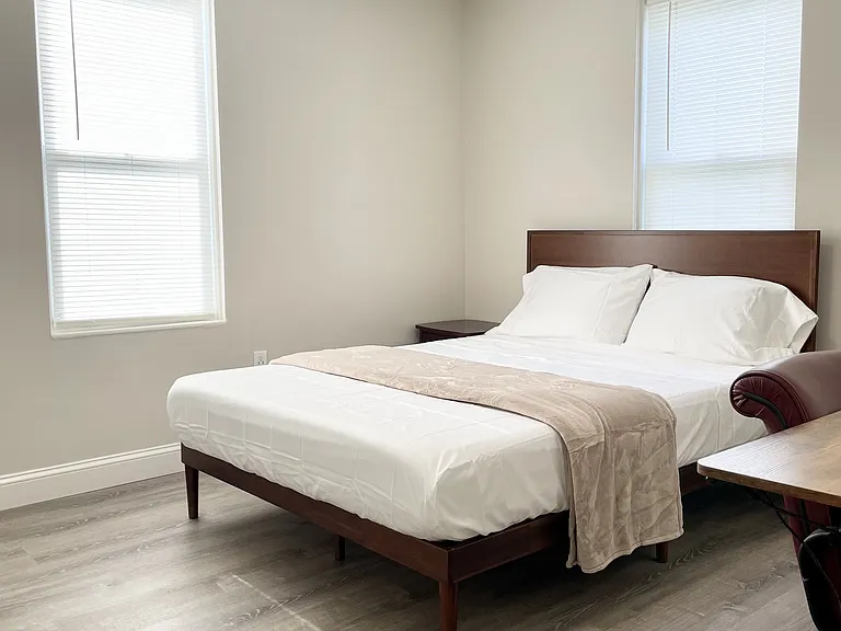518 Pleasant St #2 — Photo 7