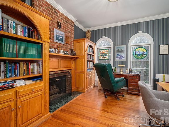 4th image of 406 Johnsfield Rd