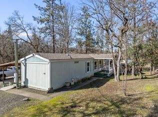 365 Old Ferry Rd, Shady Cove, OR 97539