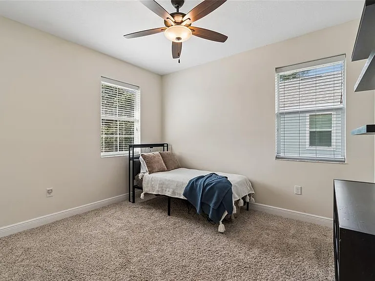 110 S Beverly Ave — Photo 17