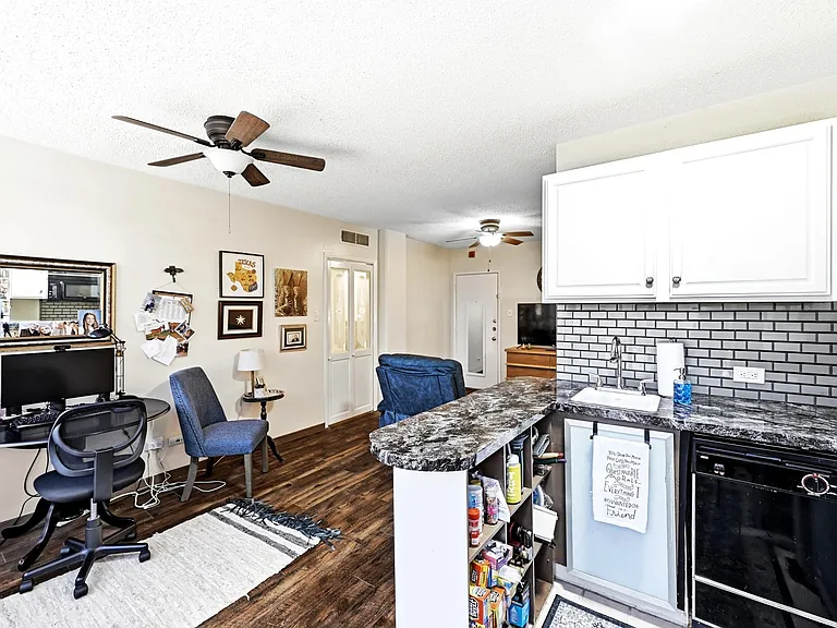 1212 Guadalupe St #308 — Photo 11