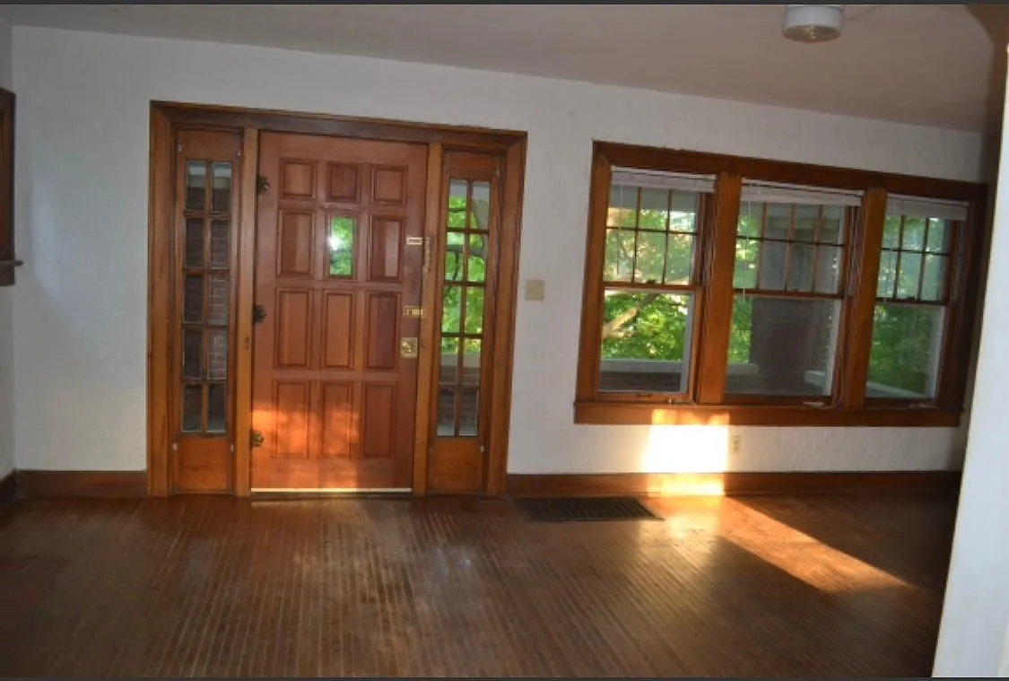 3 bed, 1296 sqft, $2,850 — Photo 4