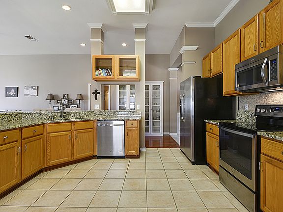 3rd image of 749 Penwood Dr