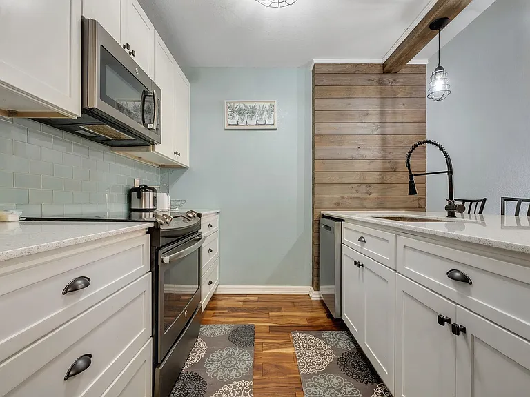 2738 W Tharpe St #506 — Photo 5