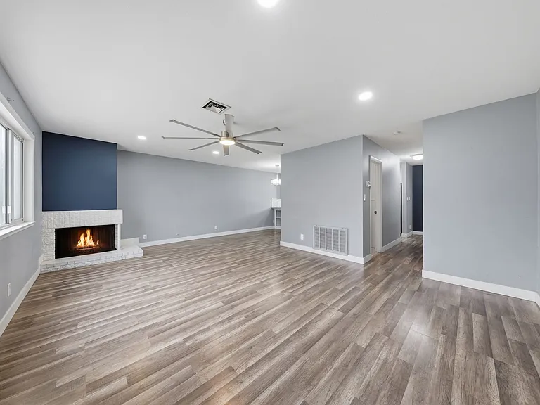 248 Greenbriar Townhouse Way — Photo 1