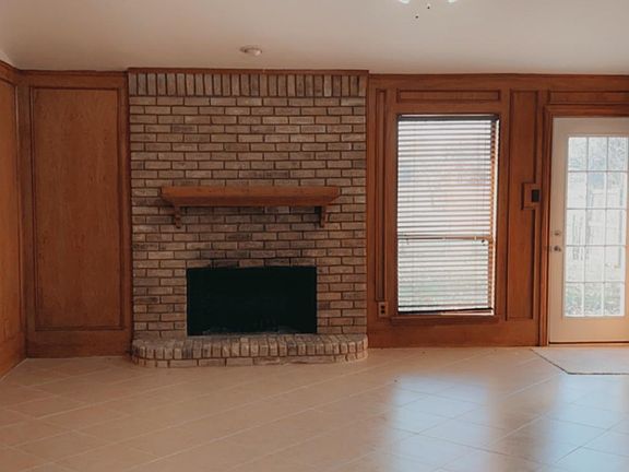 4th image of 2536 Herring Cir