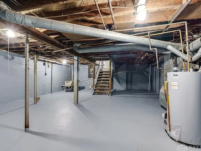 416 Geneva Rd — Photo 16