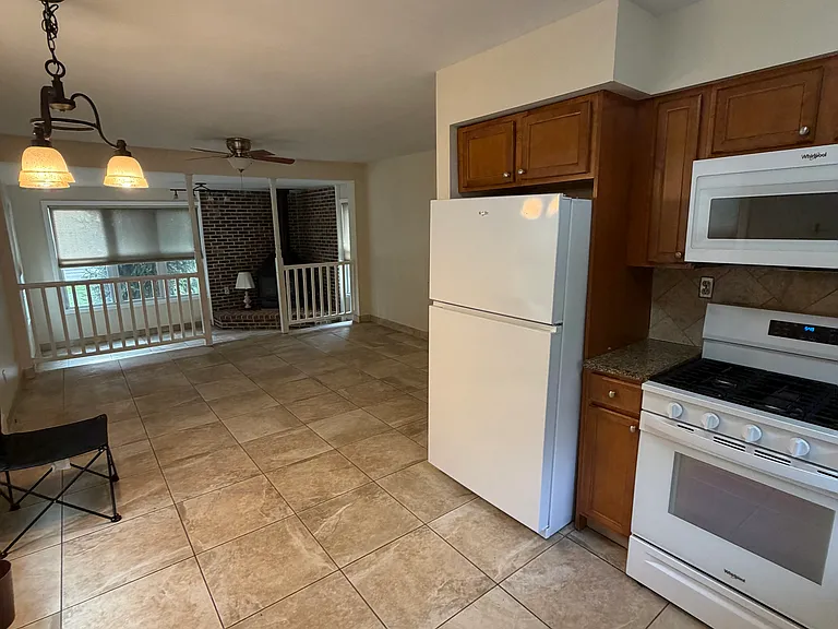 1206 Oak Ave — Photo 11