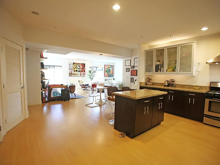 5232 Satsuma Ave #202 — Photo 9