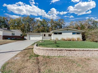 1917 N Edgemoor Dr, Wichita, KS 67208