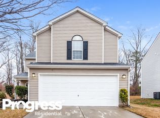 7637 Hidden Creek Dr, Charlotte, NC 28214