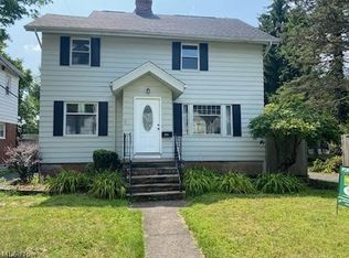 3950 Bluestone Rd, Cleveland Heights, OH 44121