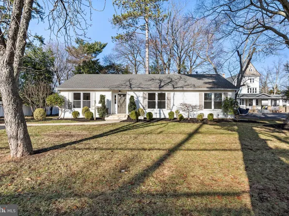 513 W Evesham Ave, Magnolia, NJ 08049