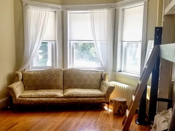 83 Gordon St APT 5, Brighton, MA 02135