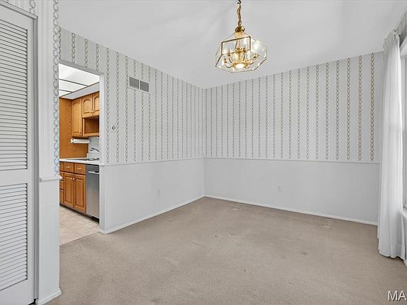 5th image of 1203 Whispering Pines Dr
