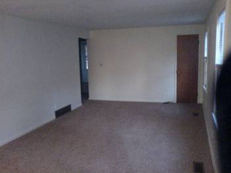2nd image of 2224 Kensington Dr
