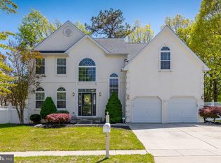 8 Duchess Dr, Sicklerville, NJ 08081